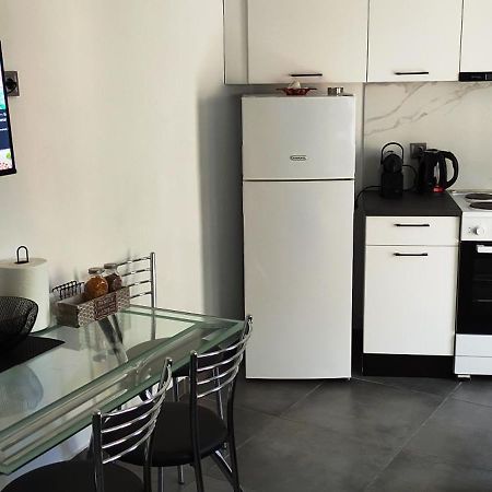 Karavela Street Apartment Превеза Екстериор снимка